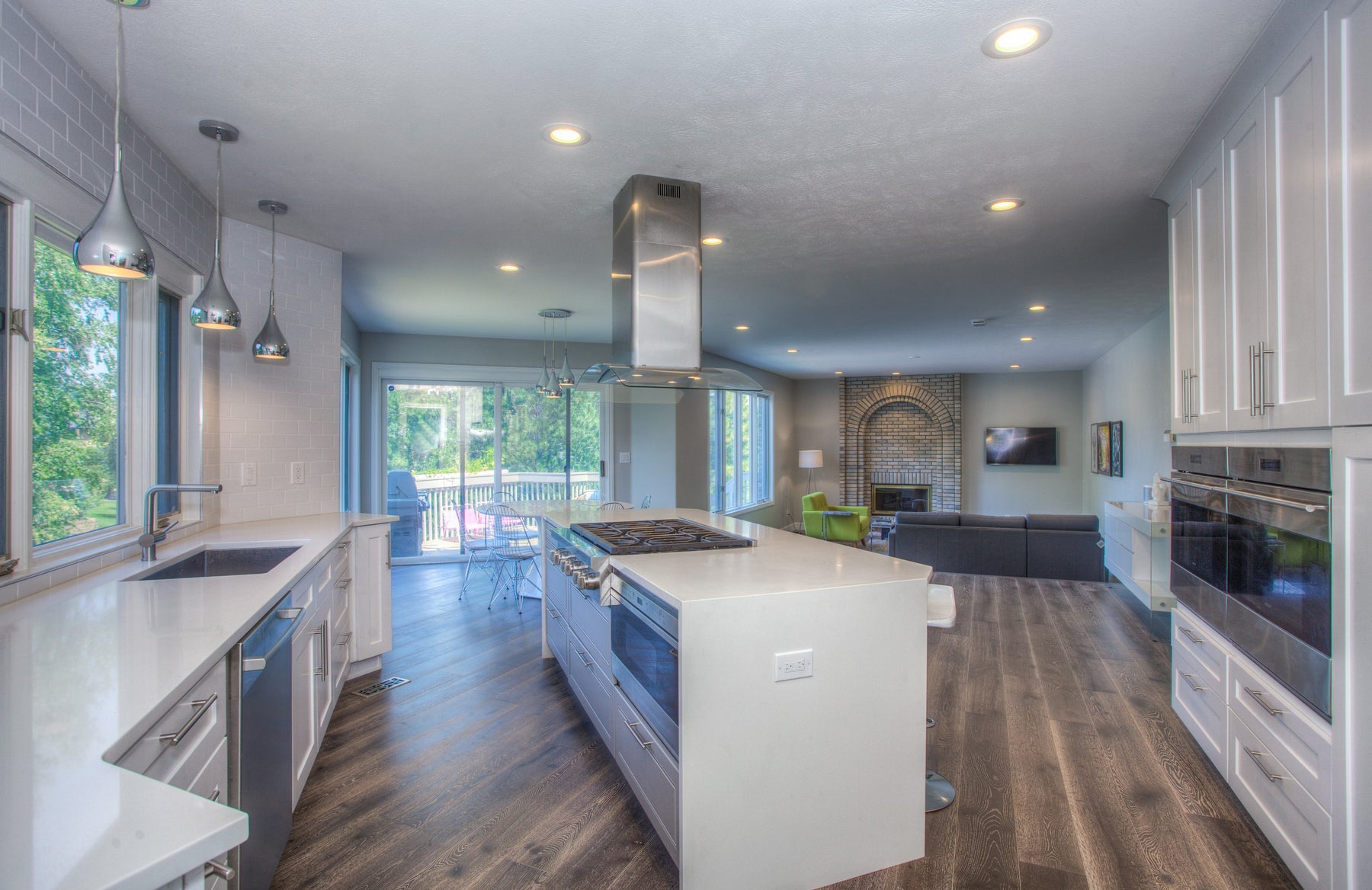 Full view of modern kitchen